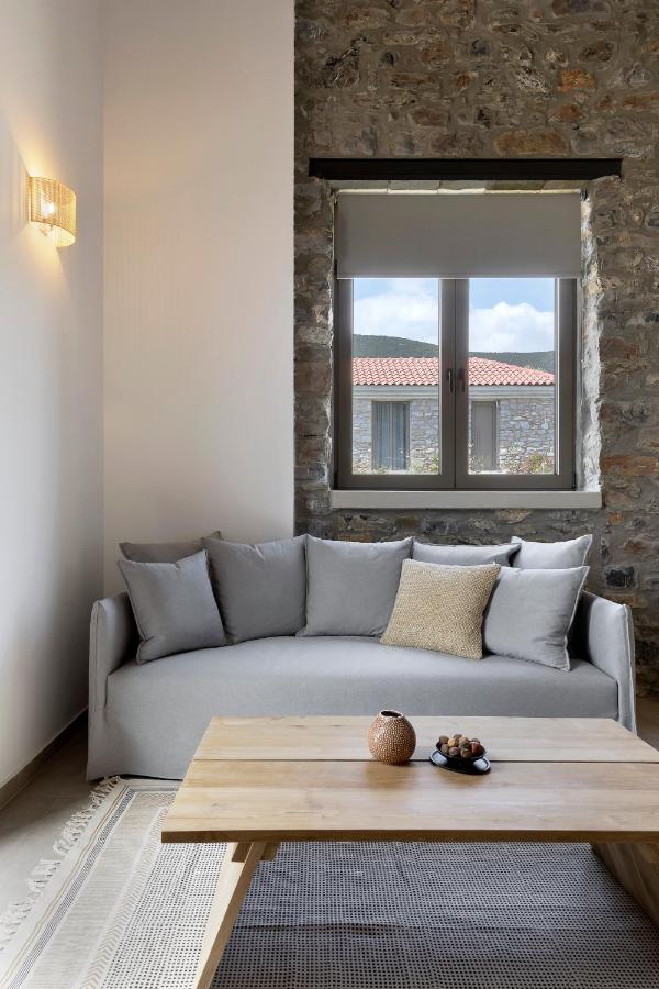 Lichnos Luxury Suites Sourpi Extérieur photo