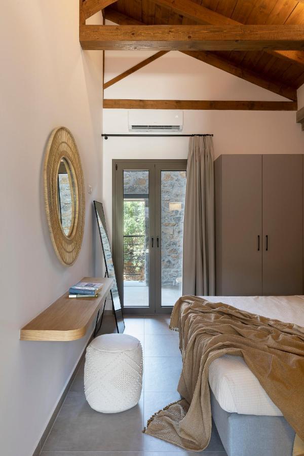 Lichnos Luxury Suites Sourpi Extérieur photo