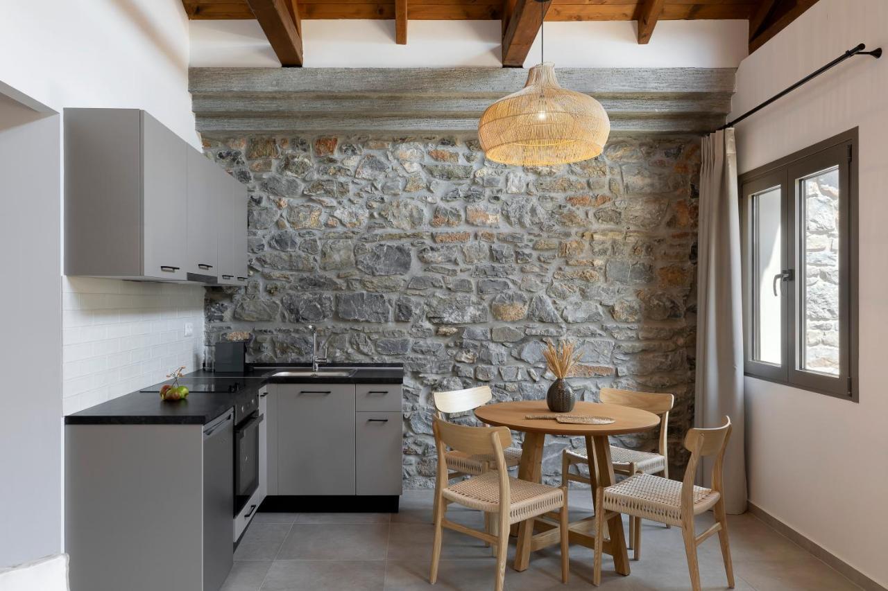 Lichnos Luxury Suites Sourpi Extérieur photo