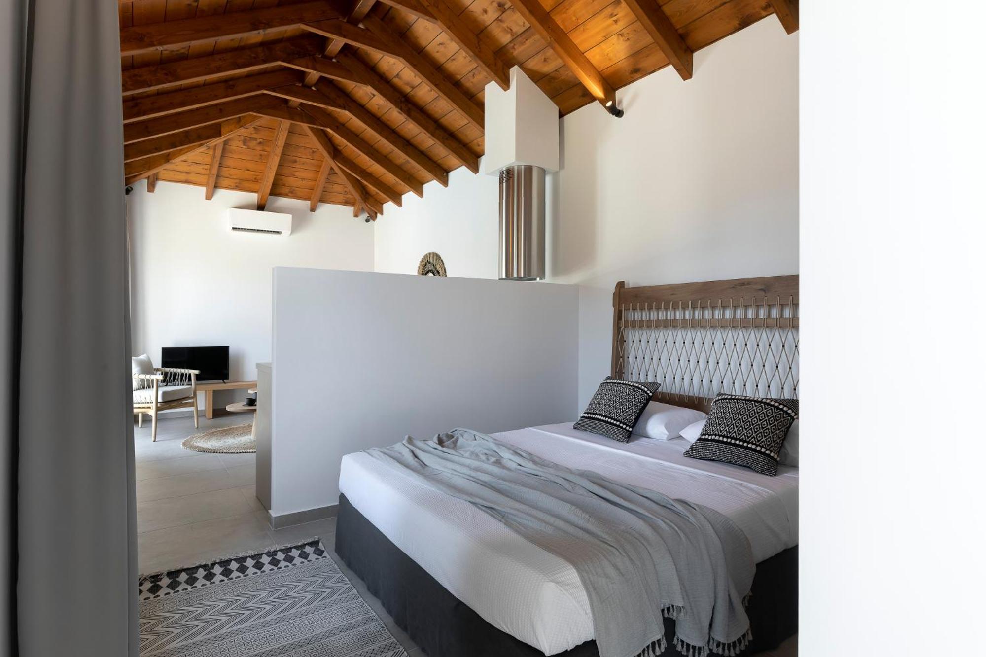 Lichnos Luxury Suites Sourpi Extérieur photo